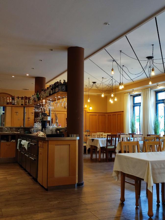 Stadthotel Deggendorf Buitenkant foto